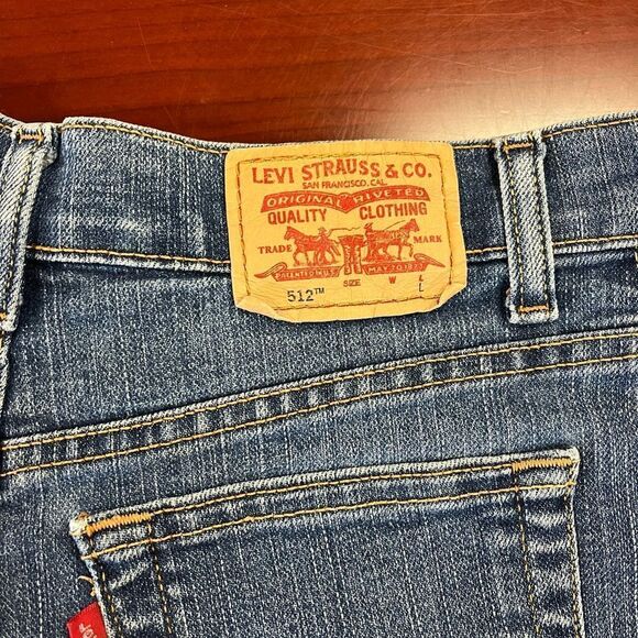 Levi’s 512 Lace Trim Shorts sz 6L EUC - Picture 4 of 5